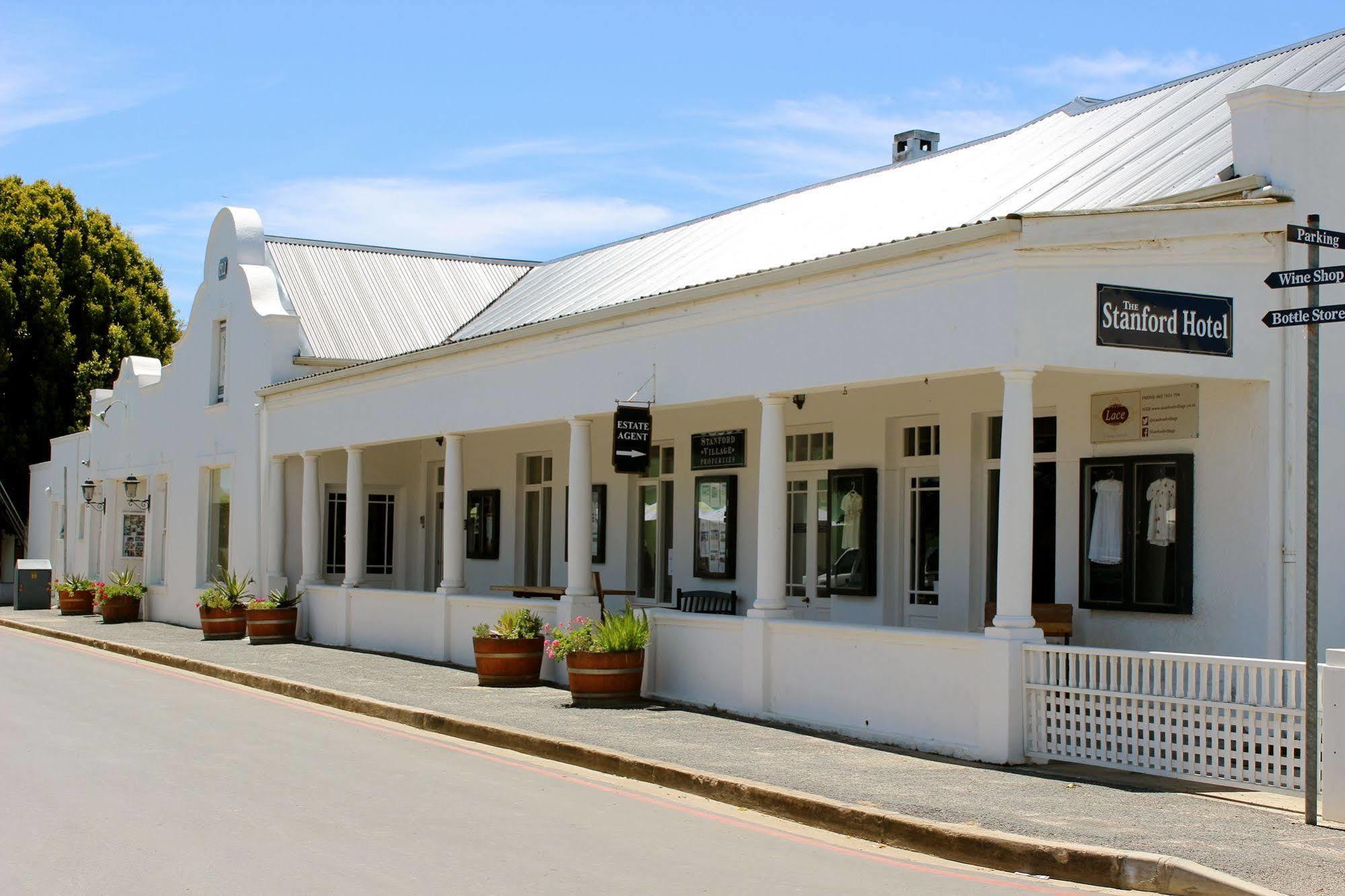 The Stanford Hotel Esterno foto