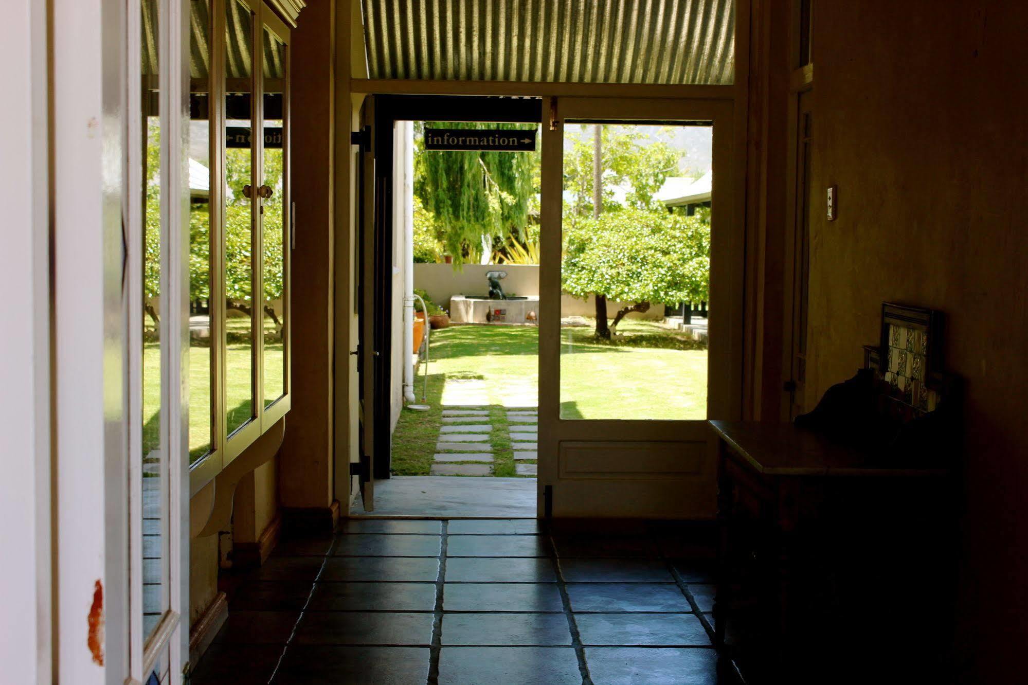 The Stanford Hotel Esterno foto